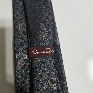 Oscar de la Renta Blue and Silver Paisley Tie